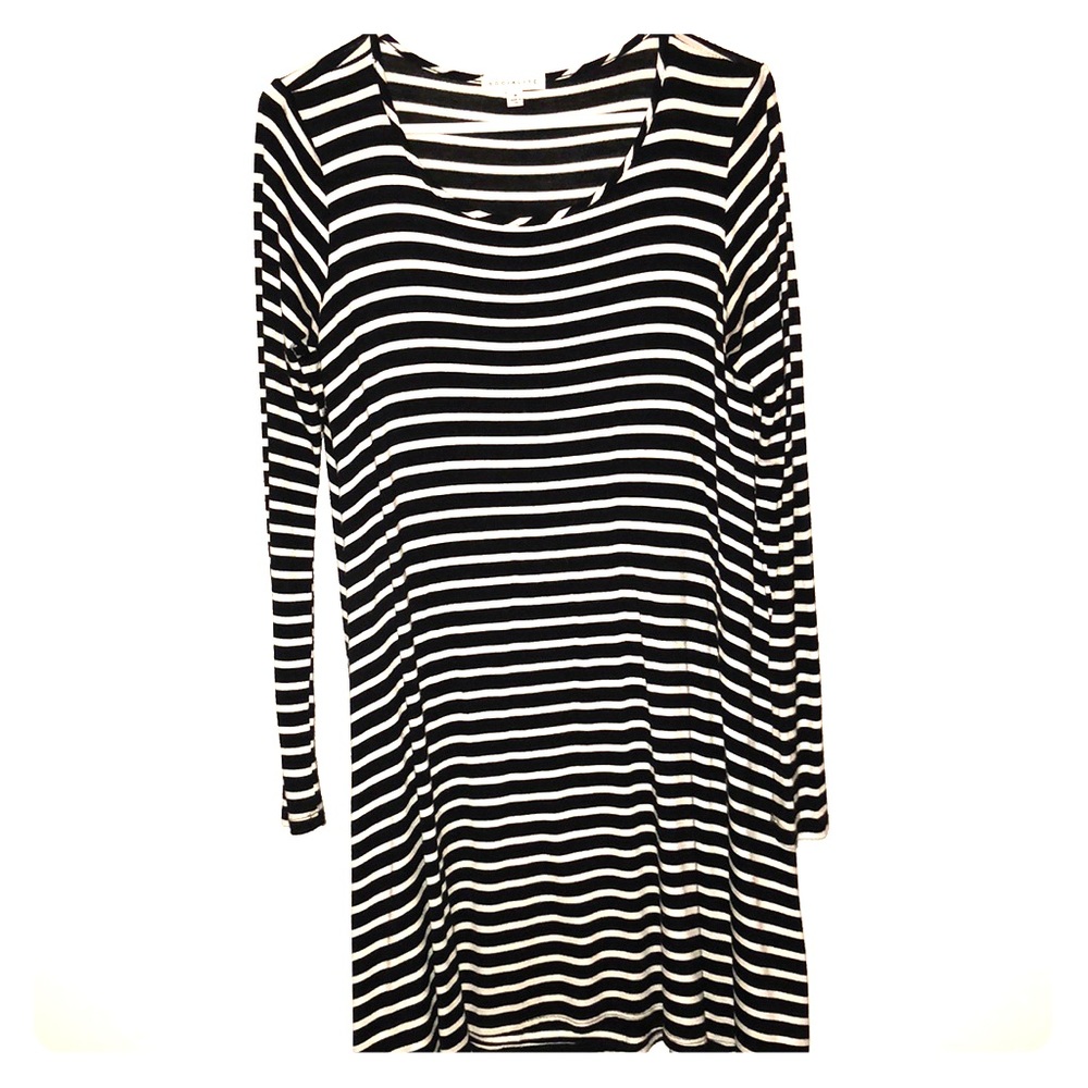 Long Sleeve Black And White Striped Dress